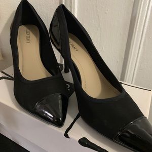 Ellen Tracey low heels size 9.5